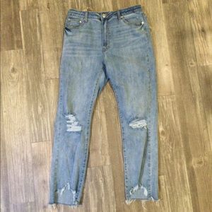 Distressed, Ripped hem, STRETCHY